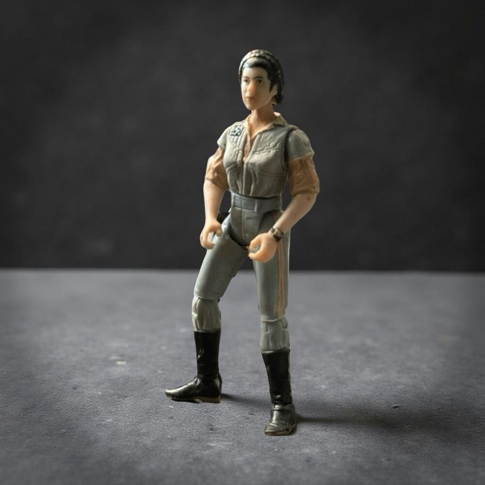 2007 Hasbro Star Wars Hoth Leia Super Articulated Action Mini Figure 3”
